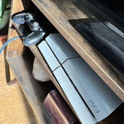 PS4 & controller