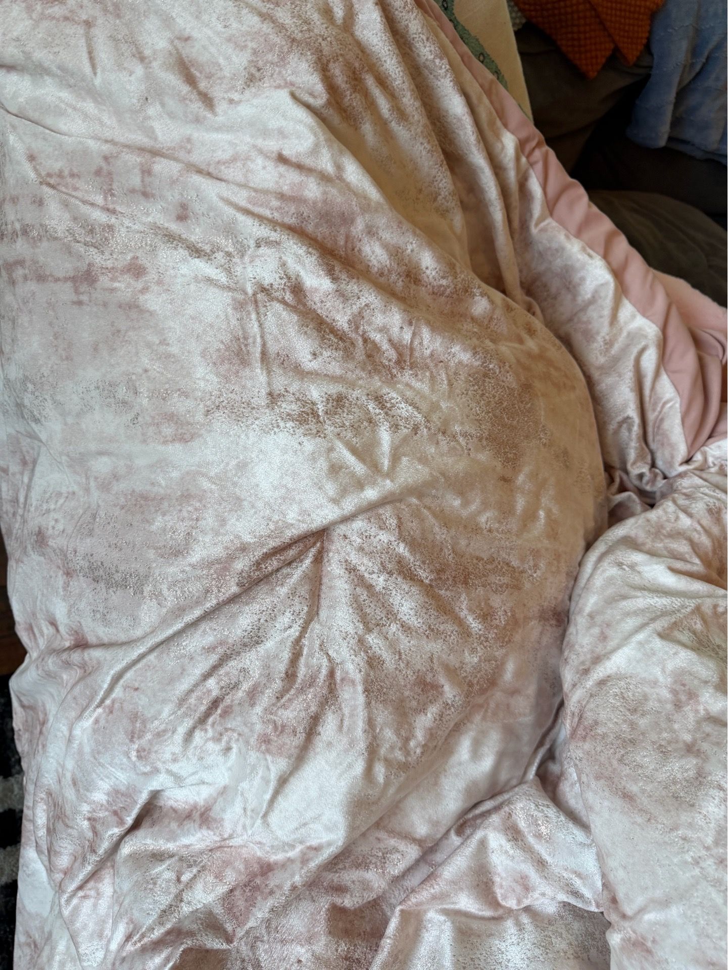 Gorgeous pink comforter