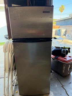 Thompson small fridge