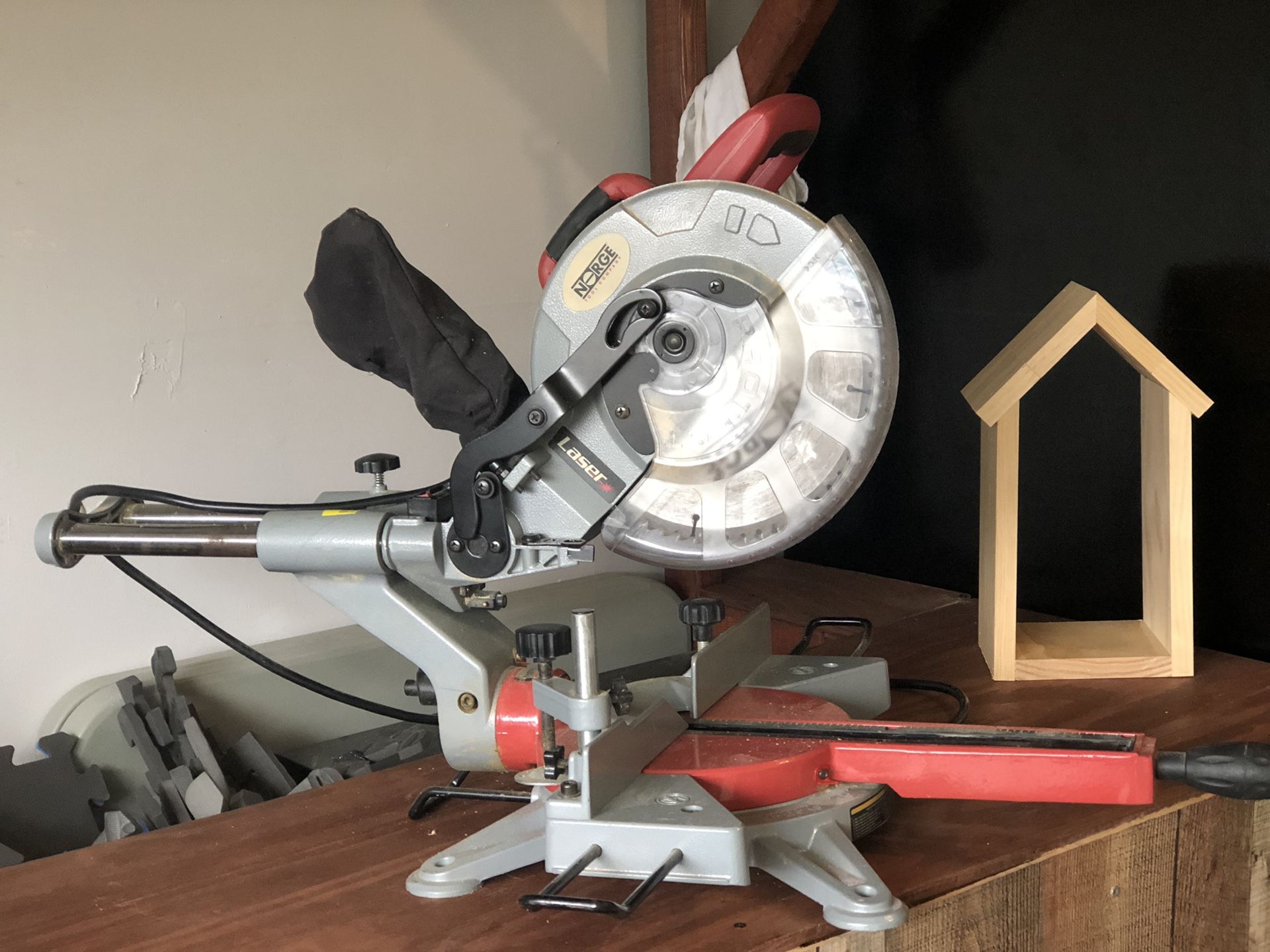 Norge 10" Sliding Miter with Laser Power Saw