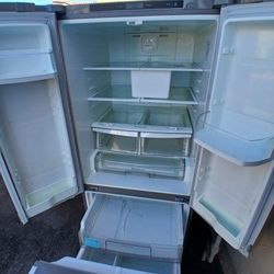 LG Refrigerator w/Automatic Ice Maker Water Line Hookup 