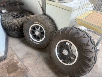 Tires and rims for Razer Polaris