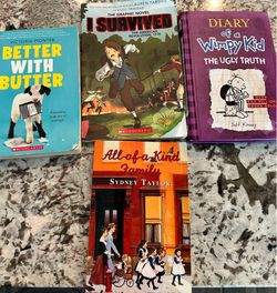 Diary of a Wimpy Kid, I Survived & Award-Winning Kids Book Bundle (4 Books)
