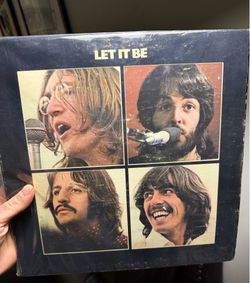 Wow 🤩!! Original vintage The Beatles – Let It Be vinyl LP on Apple Records.