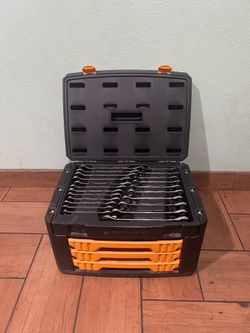 Crescent mechanics tool set