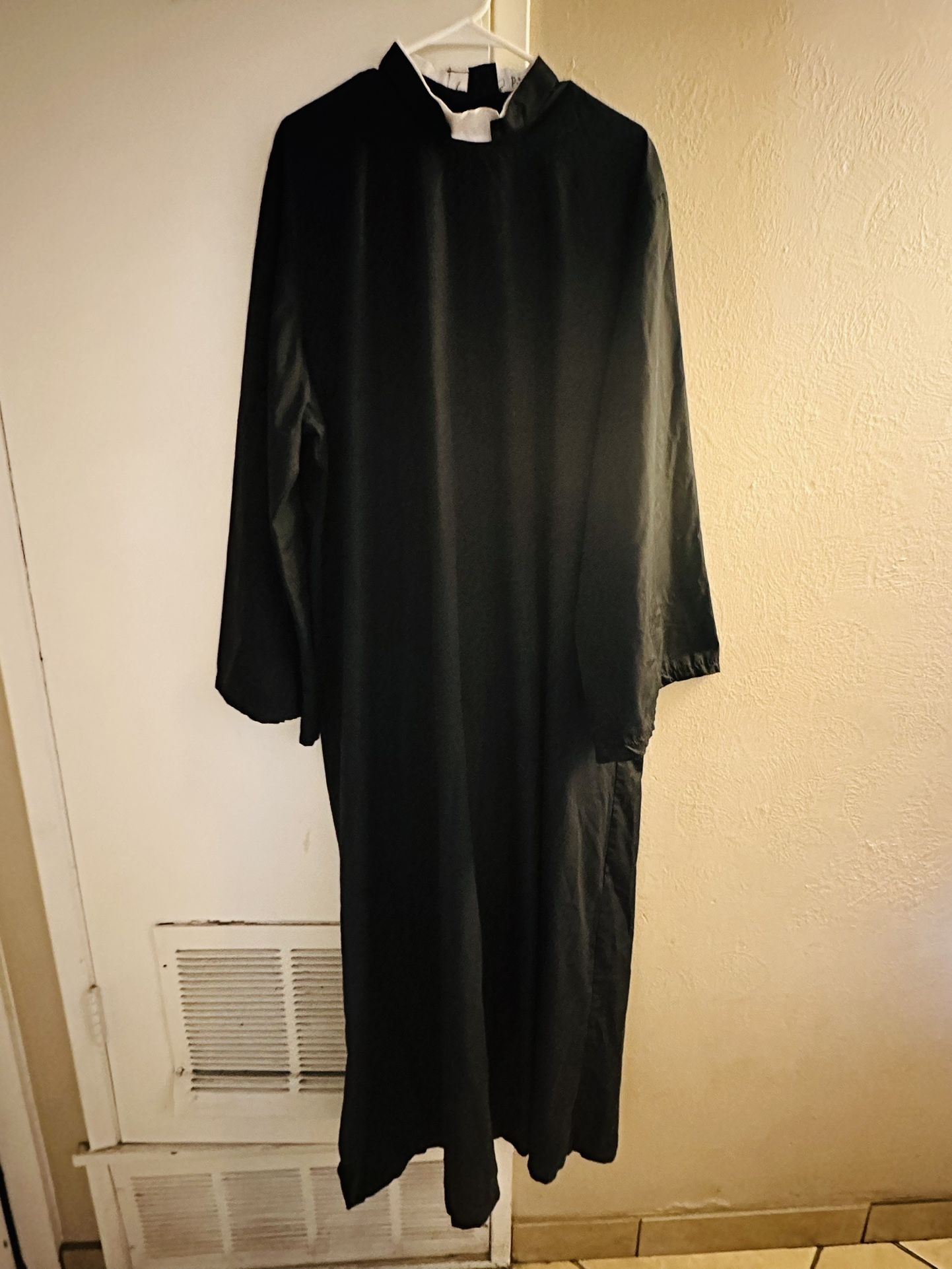 WALLOWEEN COSTUME 4 PIECES PERFECT CONDITION ADULTS