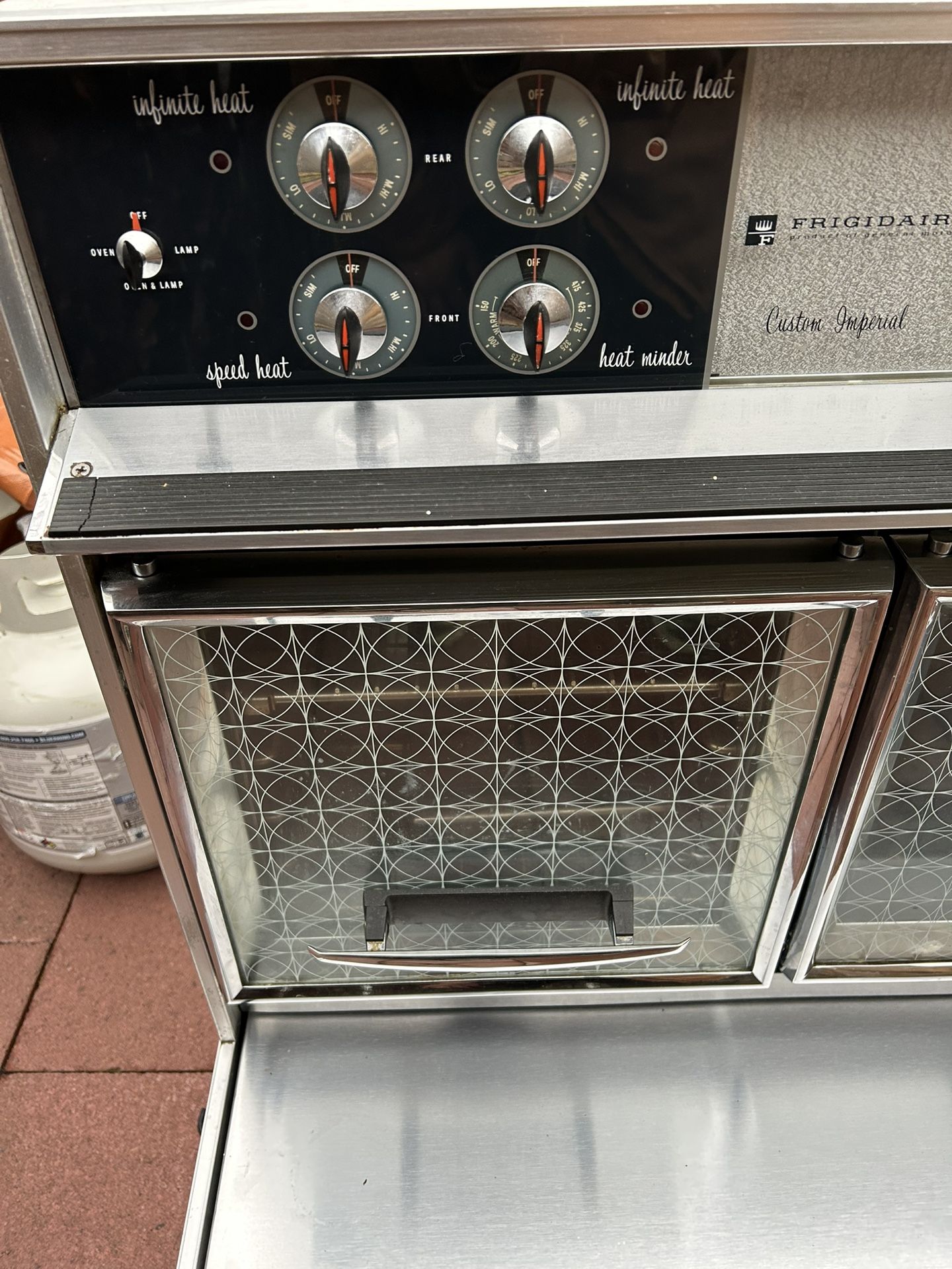 1960 Beautiful Electric Flair Stove Clean