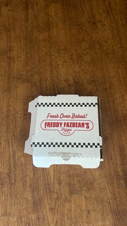 Limited edition FNAF universal studios pizza box