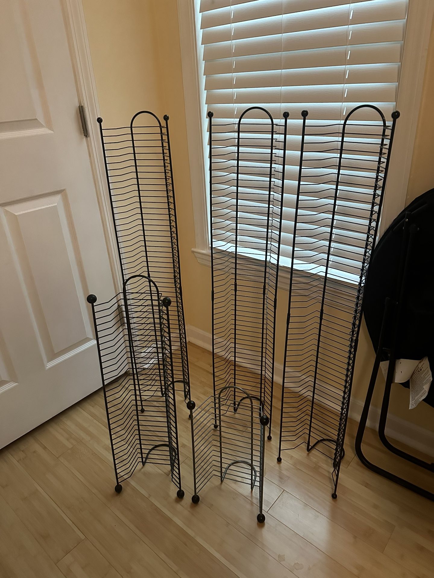 5 DVD Racks