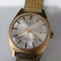 Watch ⌚ gold tone nonmagnetic cash 50$