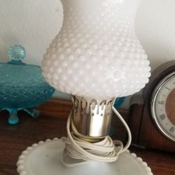 Hobnail lamp antique