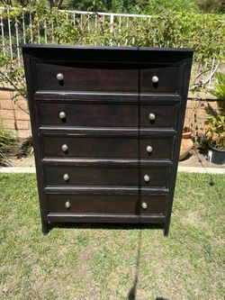 Black 5-Drawer Chest