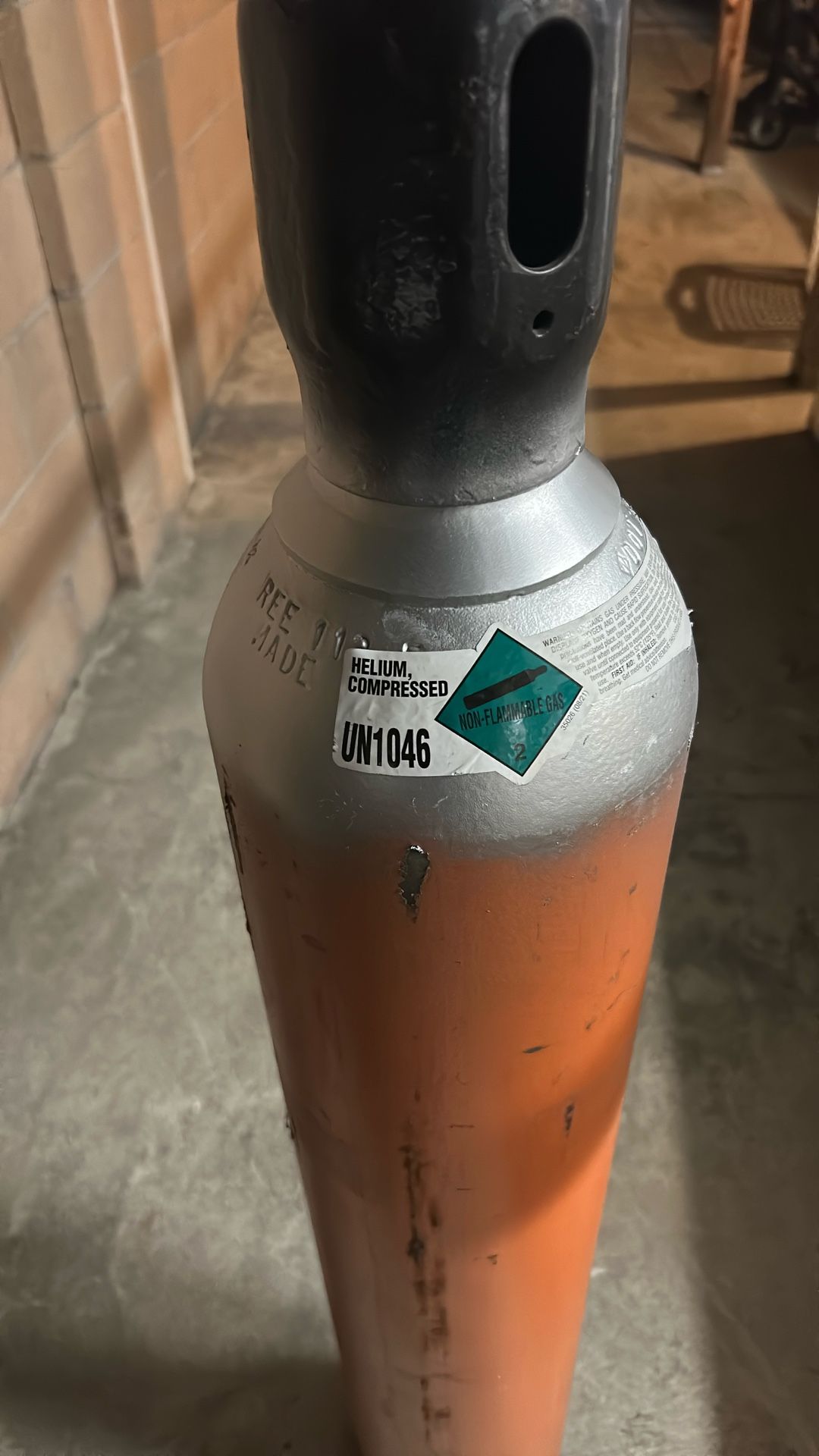 FULL TANK HELIUM 125 Scf Easy Portable Tank