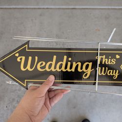 Wedding This Way Sign With Metal Poke Mount
