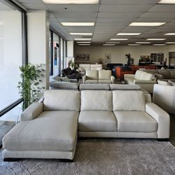 2-pc Leather Sectional  - Darrium 
