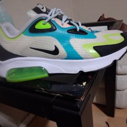 Nike Air Max 200 SE in the "Oracle Aqua"