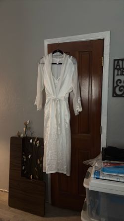 Oscar de la Renta neglegee never worn