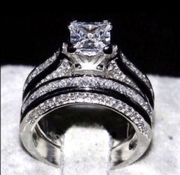 New 18 k white gold engagement ring wedding ring set