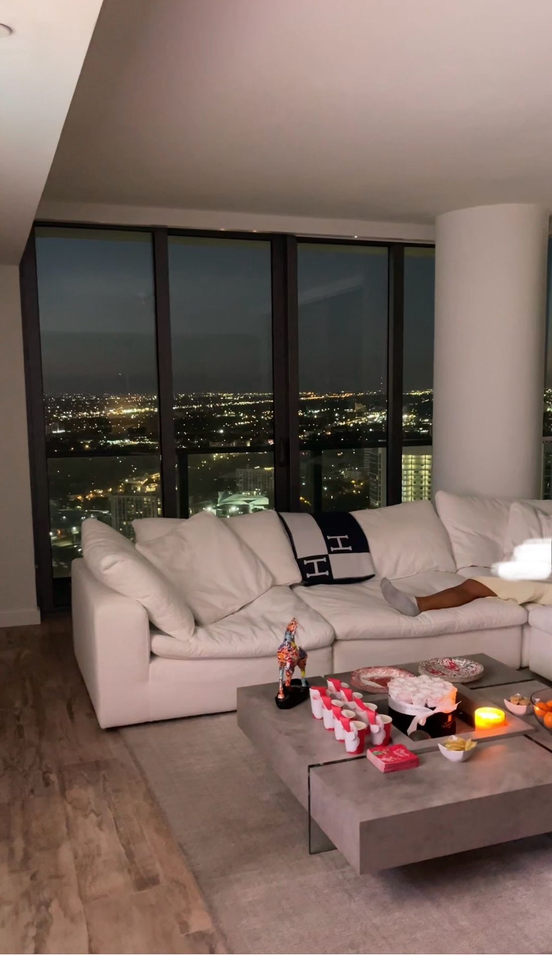 White Section Sofa 5-piece