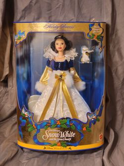 Disney Holiday Princess Snow White Barbie