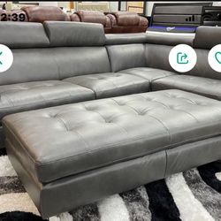 SÚPER NICE LEATHER GEL SECTIONAL WITH OTTOMAN 
