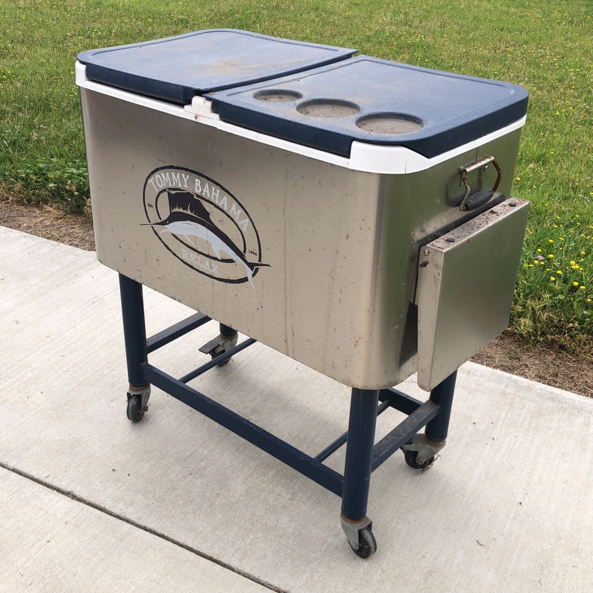 Tommy Bahamas Ice Chest for Sale in San Diego, CA OfferUp