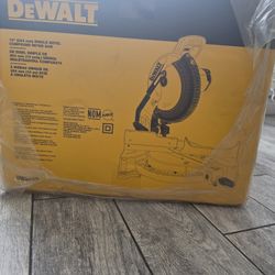 DEWALT DWS713 10-inch Single Bevel Compound Miter Saw