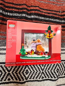 Lego Christmas Picture Frame – Limited Edition – New Factory Sealed