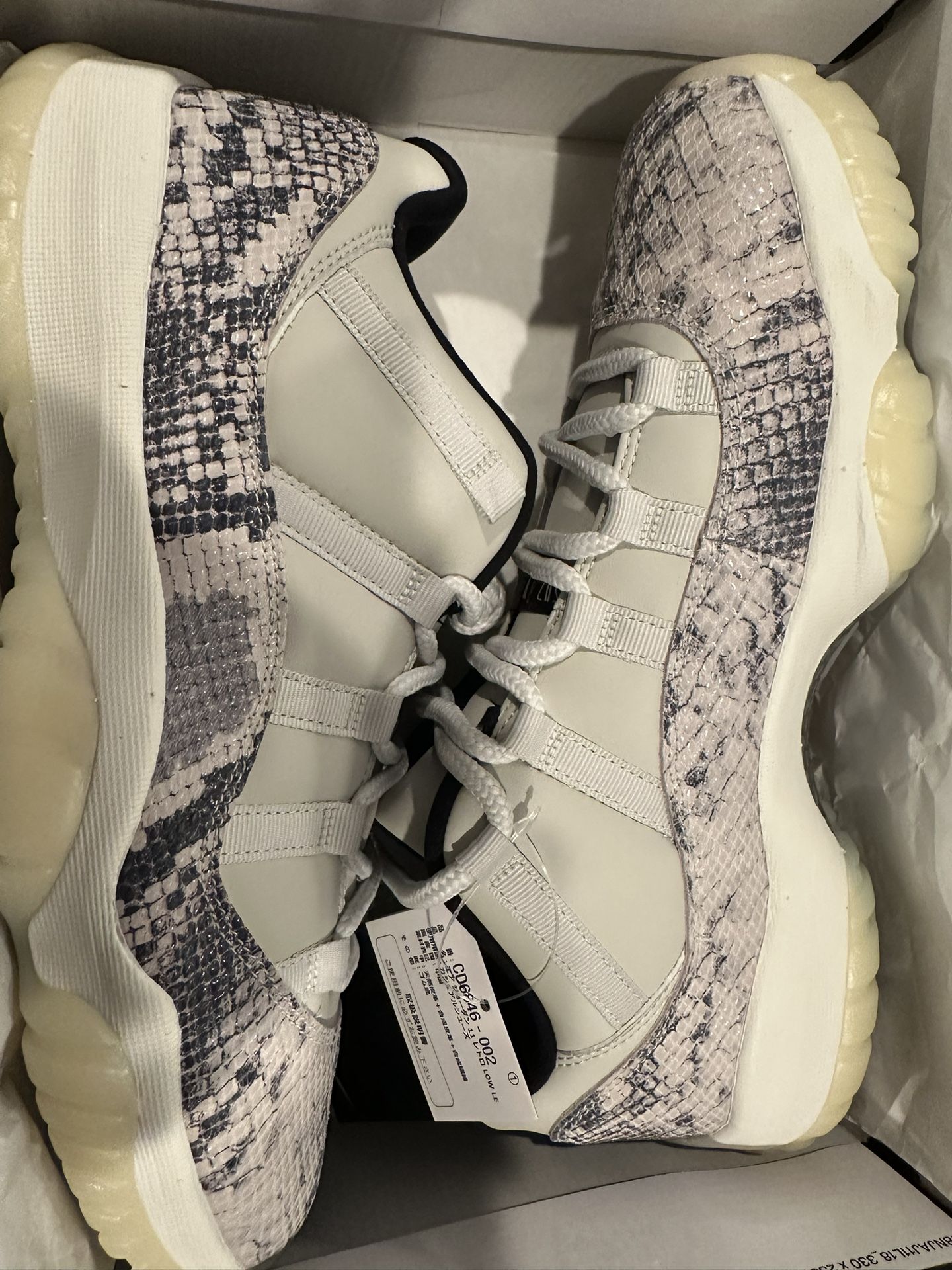 AIR JORDAN 11 RETRO LOW LE