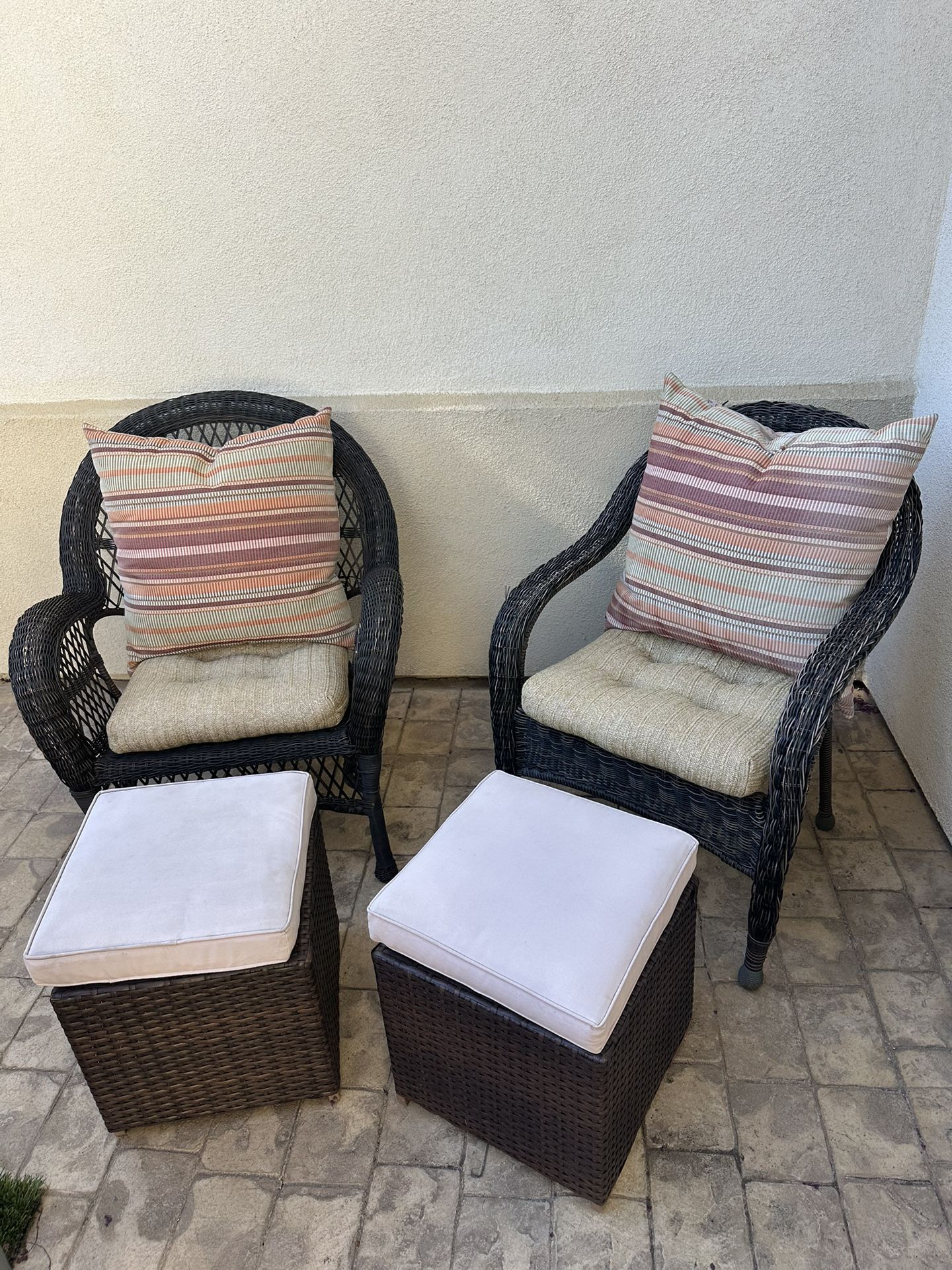 Outdoor Chairs and Ottomans