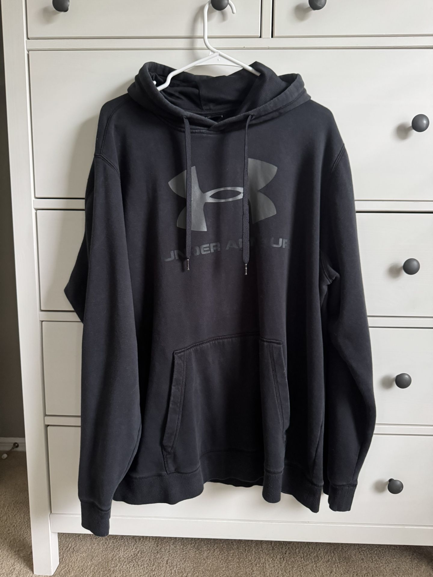 Under Armor Hoodie Size XXL