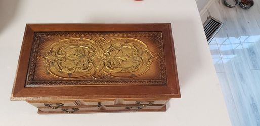 Vintage Musical Jewelry Box 
