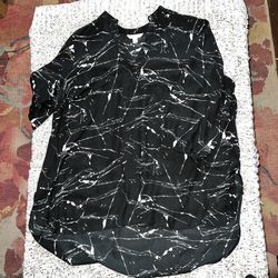 Boutique 1X Black and White Tunic Blouse