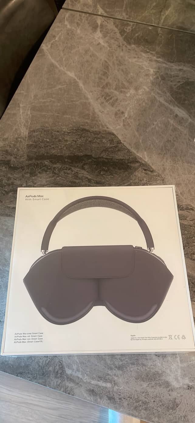AirPod Maxes (black)