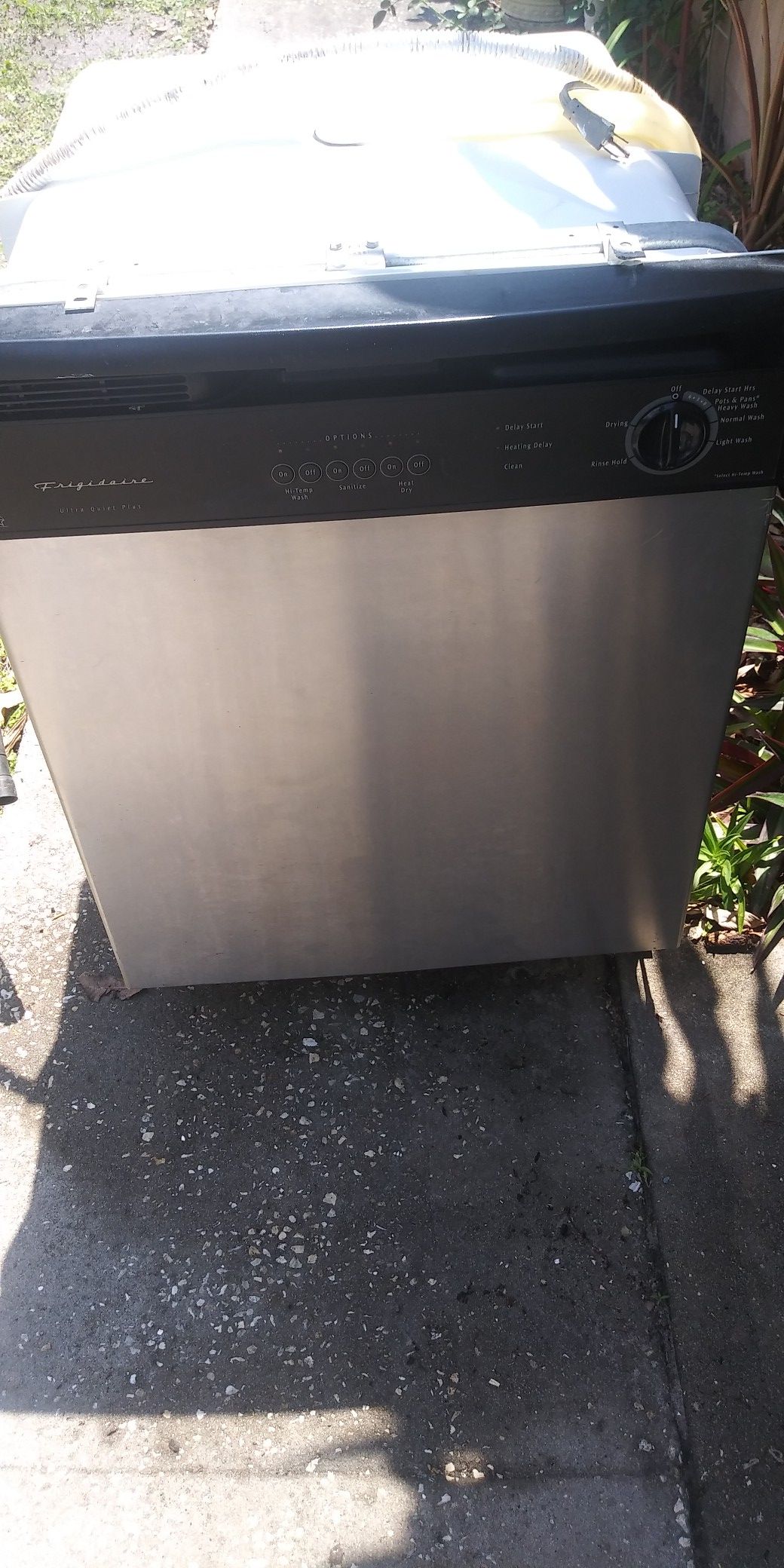 Frigidaire Ultra Quiet Dishwasher for Sale in PT CHARLOTTE, FL OfferUp