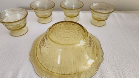 Federal Glass Bowl Set