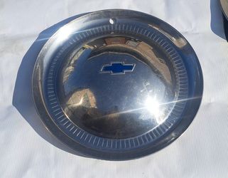 vintage One  Chevrolet wheel cover,