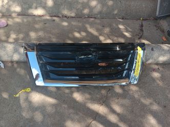 2021-23 Nissan Pathfinder Grill