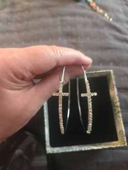 Silvertone hoop earings