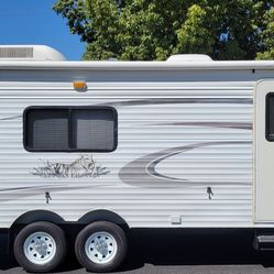 Travel Trailer 26 Ft... Slide Out .... 5100 Pounds Empty..... $10,500 FIRM 