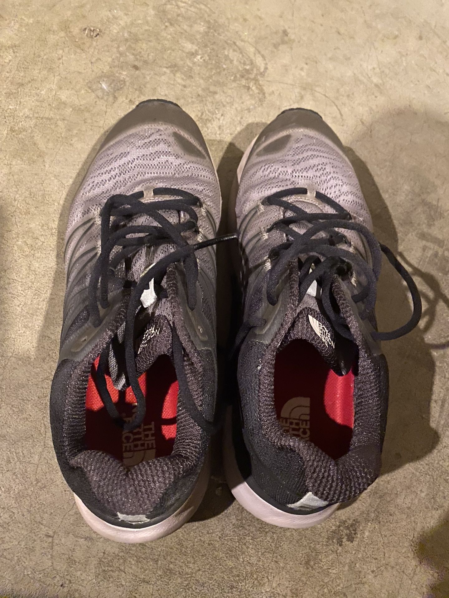 North face Womenˋs 8.5 Running Shoes