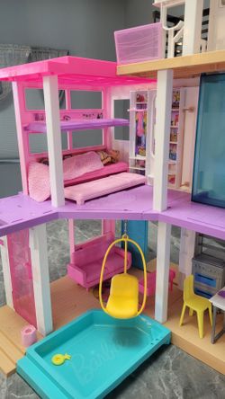 Barbie dreamhouse
