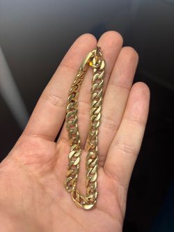 Gold Cuban link bracelet