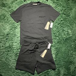 Essentials T-Shirt Set