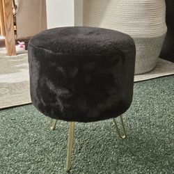 Cute Lil Stool - Black & kinda fluffy