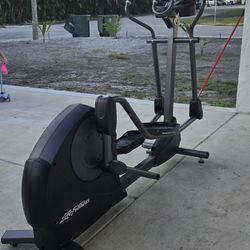 Life Fitness Cross Walker 