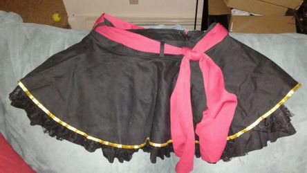 Medium RED GOLD BLK PIRATE SKIRT W/LACE TWILL