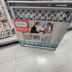 Child Safety Gate Adjustable 