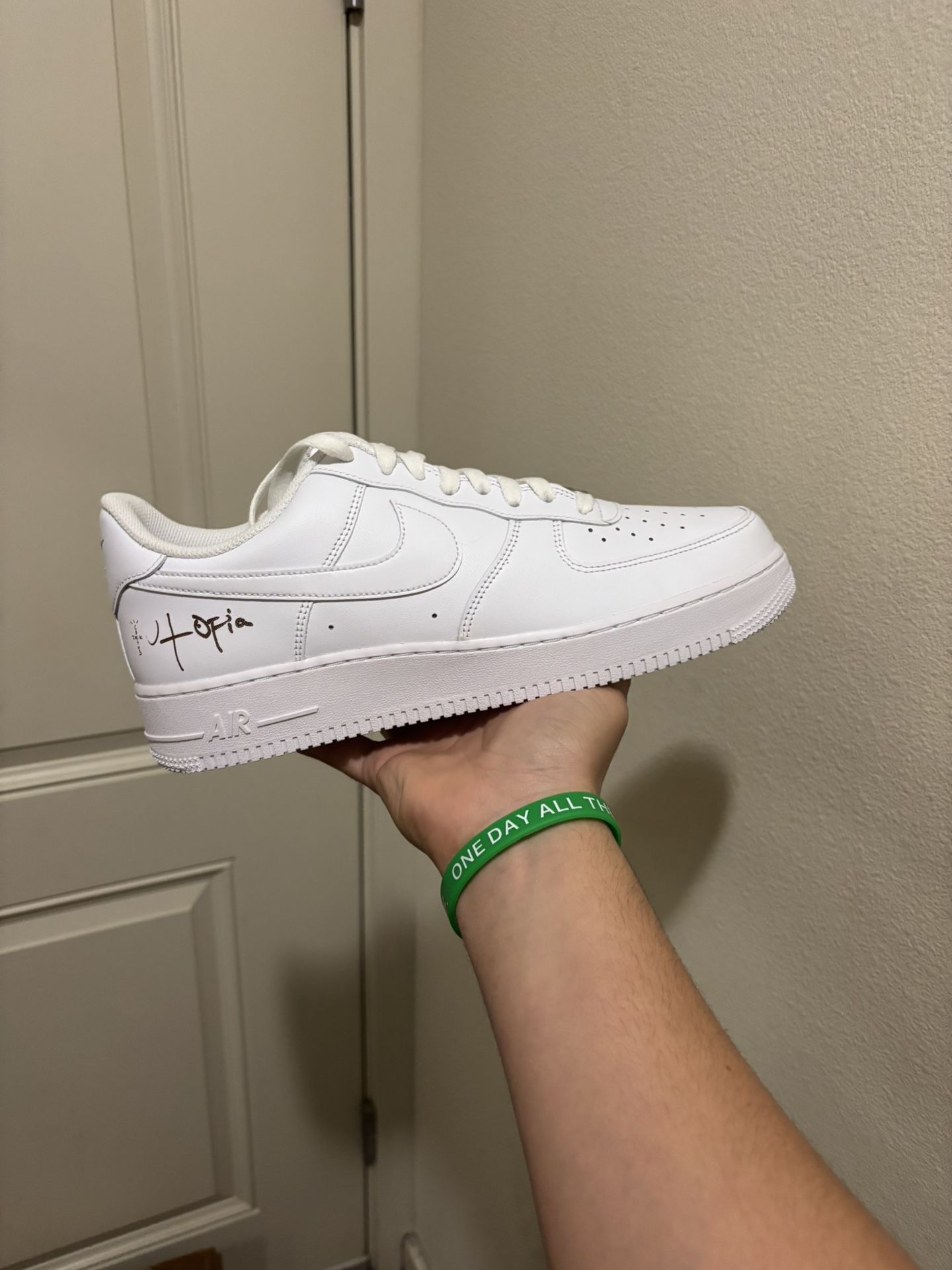 Utopia Air Force One