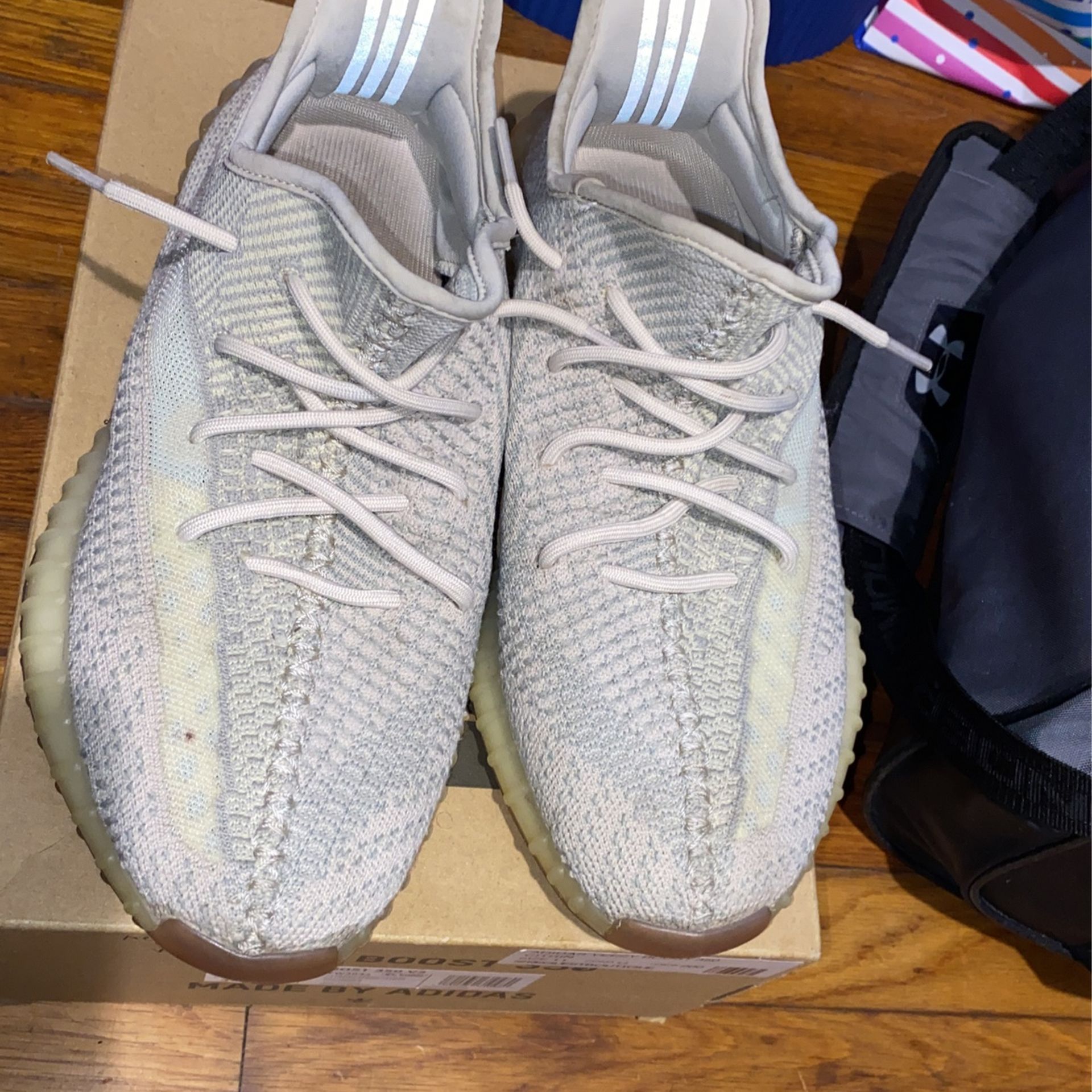 Yeezy 350 V2 Citrin non reflective